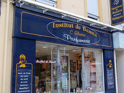 LOCAL COMMERCIAL A LOUER - Le Creusot - 75 m2 - 500 € HC par mois