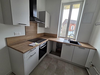 APPARTEMENT T5 A LOUER - Le Creusot - 101 m2 - 543 &euro; charges comprises par mois