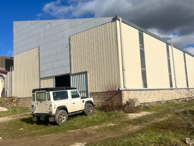 LOCAL INDUSTRIEL A VENDRE - ST JEAN DE TREZY - 750 m2 - 345 000 €
