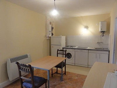 STUDIO A LOUER - Le Creusot - 25 m2 - 305 &euro; charges comprises par mois