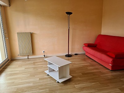 STUDIO A LOUER - Le Creusot - 31 m2 - 375 € charges comprises par mois