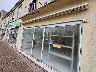 LOCAL COMMERCIAL A LOUER - Le Creusot - 67 m2 - 470�&euro; HC par mois