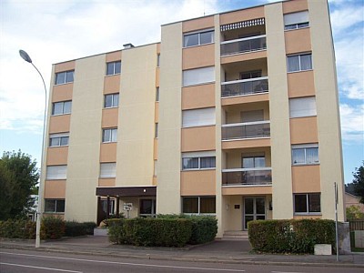STUDIO A LOUER - Le Creusot - 32 m2 - 385 &euro; charges comprises par mois