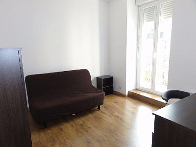 STUDIO A LOUER - Le Creusot - 20.6 m2 - 360 &euro; charges comprises par mois