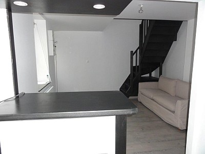 STUDIO A LOUER - Le Creusot - 22.5 m2 - 392 &euro; charges comprises par mois