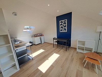STUDIO A LOUER - Le Creusot - 24 m2 - 405 &euro; charges comprises par mois