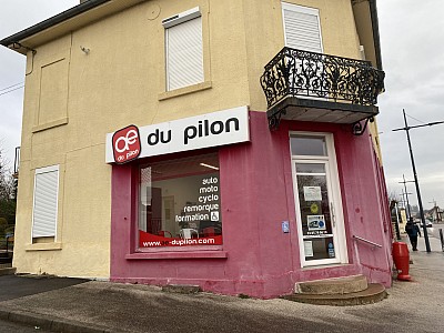 LOCAL COMMERCIAL A LOUER - Le Breuil - 83 m2 - 460 &euro; HC par mois