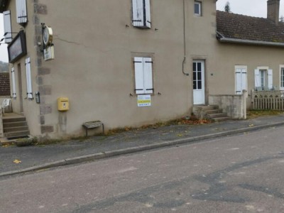 IMMEUBLE A VENDRE - ST SYMPHORIEN DE MARMAGNE - 174 m2 - 150 000 €