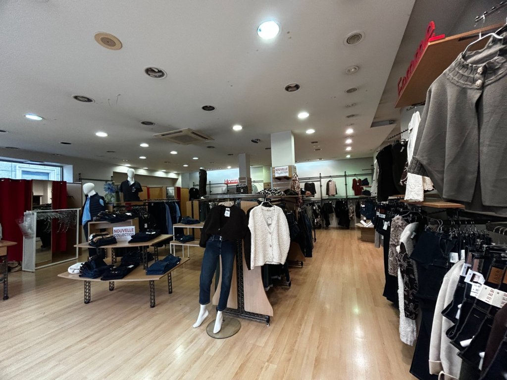 LOCAL COMMERCIAL A VENDRE - LE CREUSOT - 121 m2 - 128 000 €