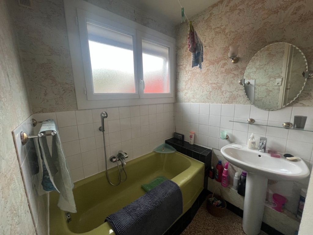APPARTEMENT T3 A VENDRE - LE CREUSOT - 54 m2 - 55 000 €