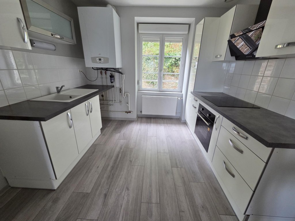 APPARTEMENT T4 A LOUER - Le Creusot - 67 m2 - 640 € charges comprises par mois