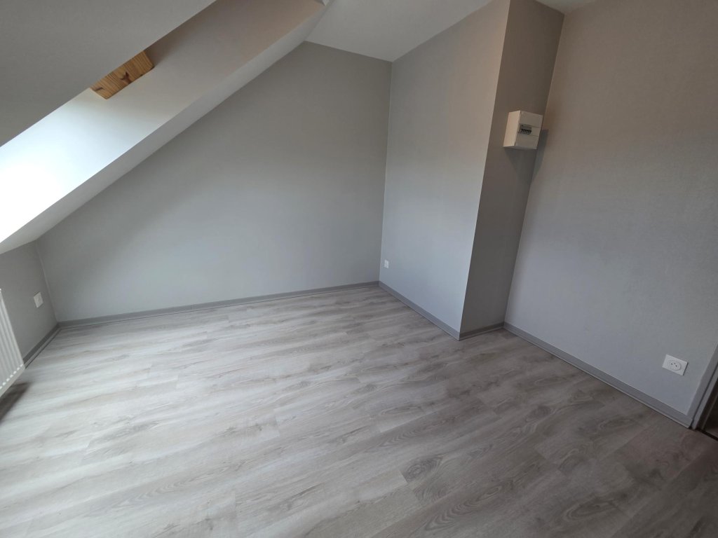 APPARTEMENT T4 A LOUER - Le Creusot - 67 m2 - 640 € charges comprises par mois